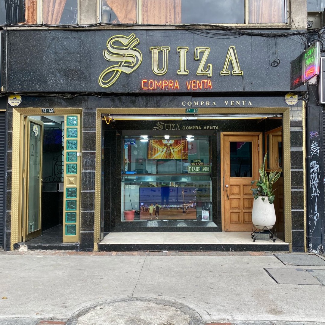 Fachada de Compraventa Suiza