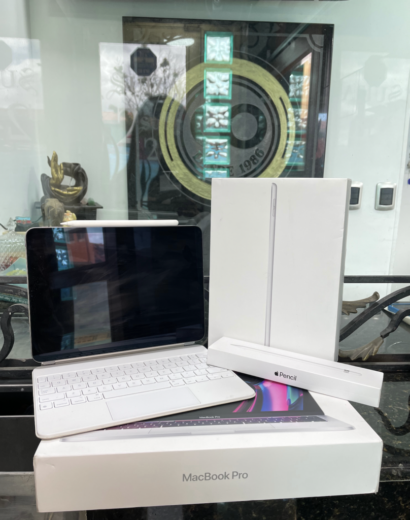 iPad con teclado y Apple Pencil en Compraventa Suiza