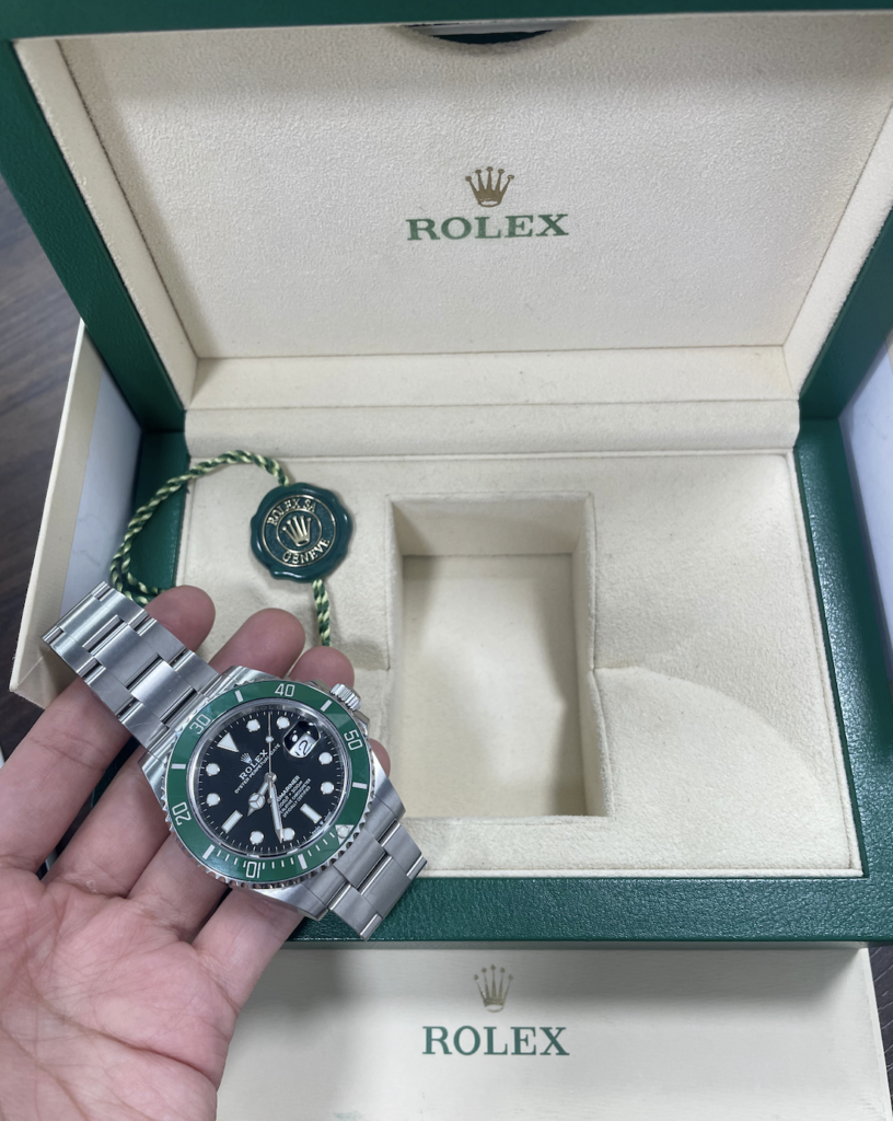 Reloj Rolex con bisel verde negociado en nuestra sede